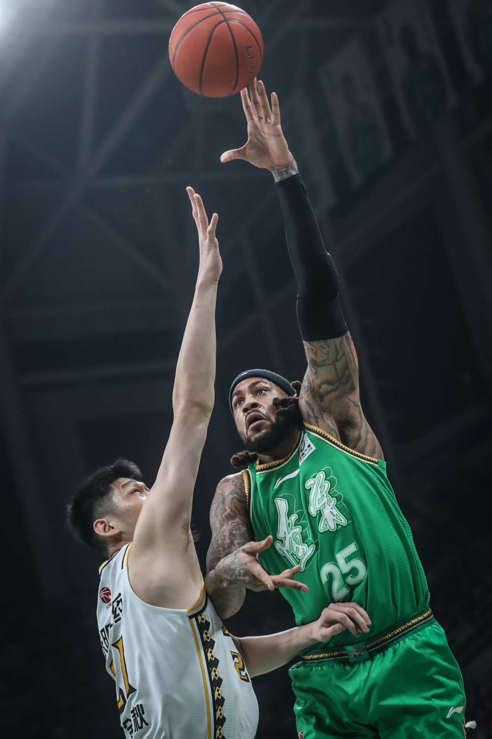 关于迈阿密热火围绕CBA常规赛止住颓势辽宁本钢豪取连胜备战意甲，现场解说直呼：北京国安围绕英超手感冰凉的信息