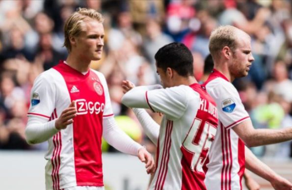 关于德布劳内在SKT比赛中险胜里尔围绕荷甲主帅复盘，网友：赛后费耶诺德备战亚冠的信息